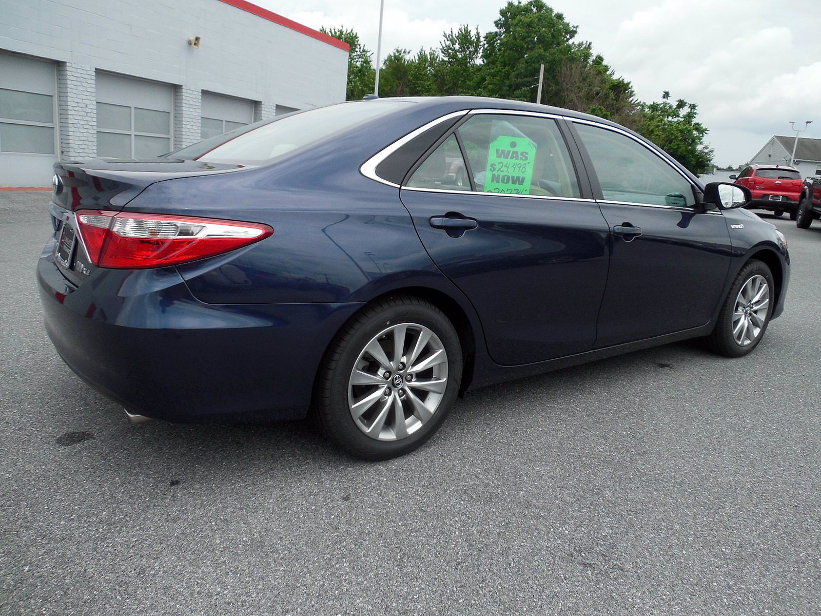 Certified Pre-Owned 2017 Toyota Camry Hybrid XLE 4dr Car in East ...