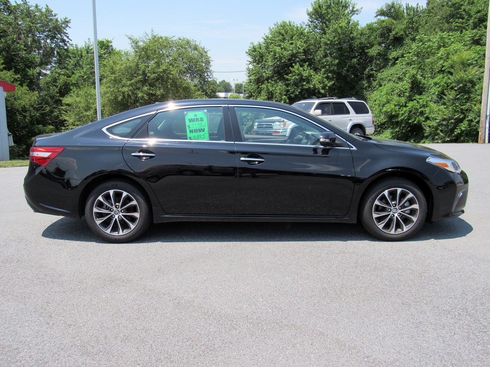 Certified Pre-Owned 2018 Toyota Avalon XLE Premium 4dr Car in East ...