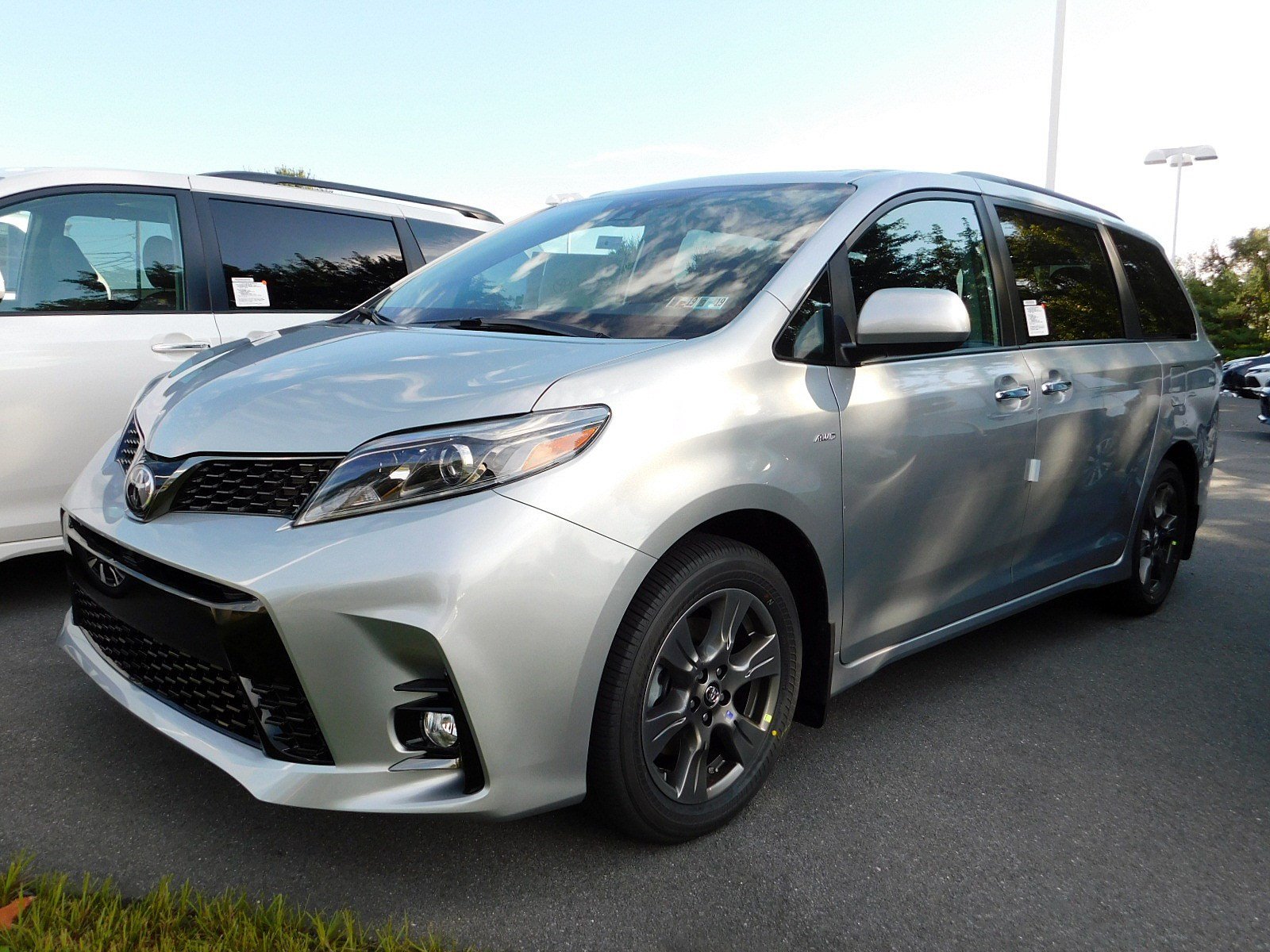 Toyota sienna 2019 размеры