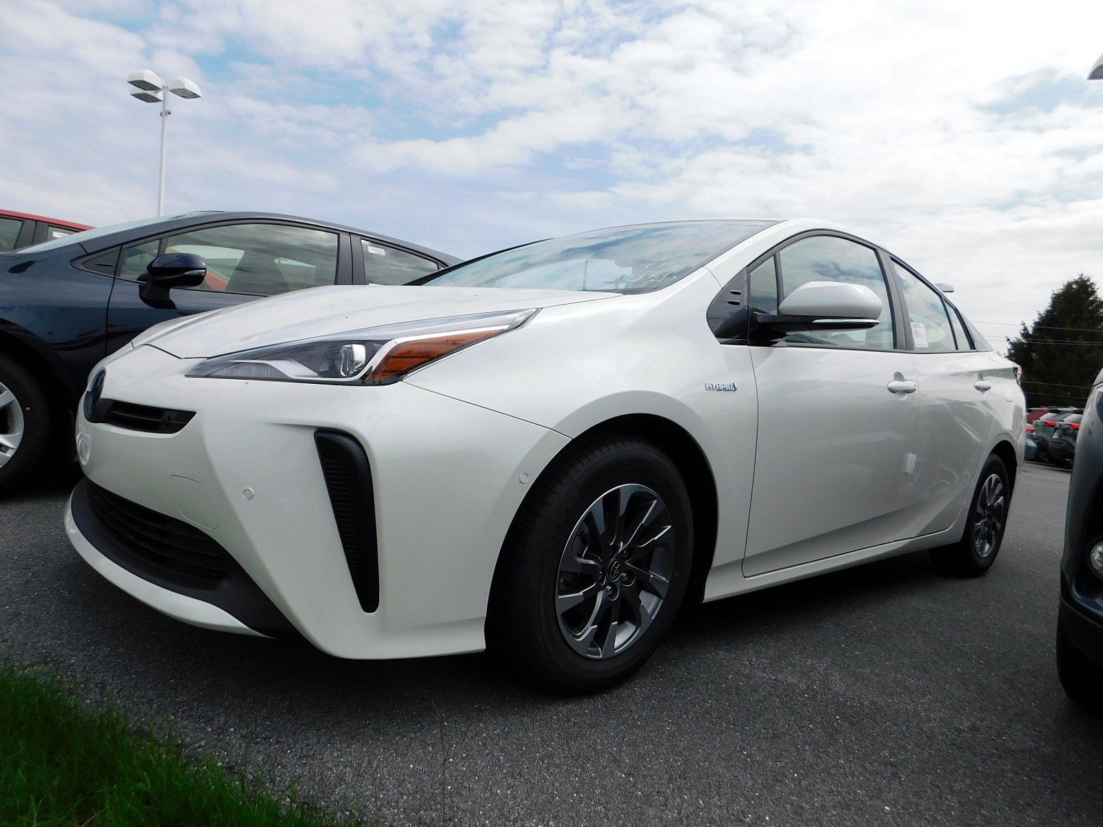 New 2019 Toyota Prius XLE Hatchback in East Petersburg #12721 ...